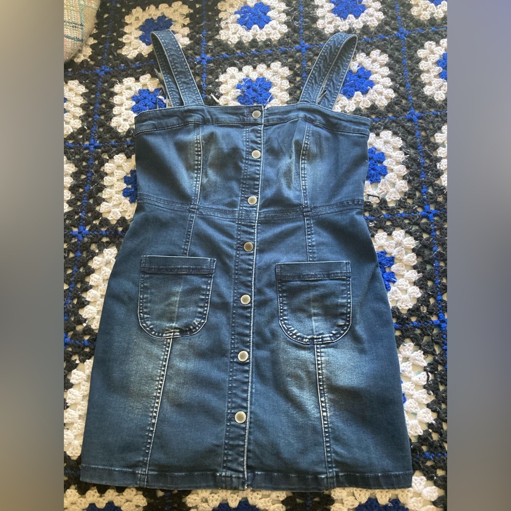 DD77 Jean Dress ~ Size 8 ~ Dark Blue Wash ~ Only Worn Once ~ Functional Pockets